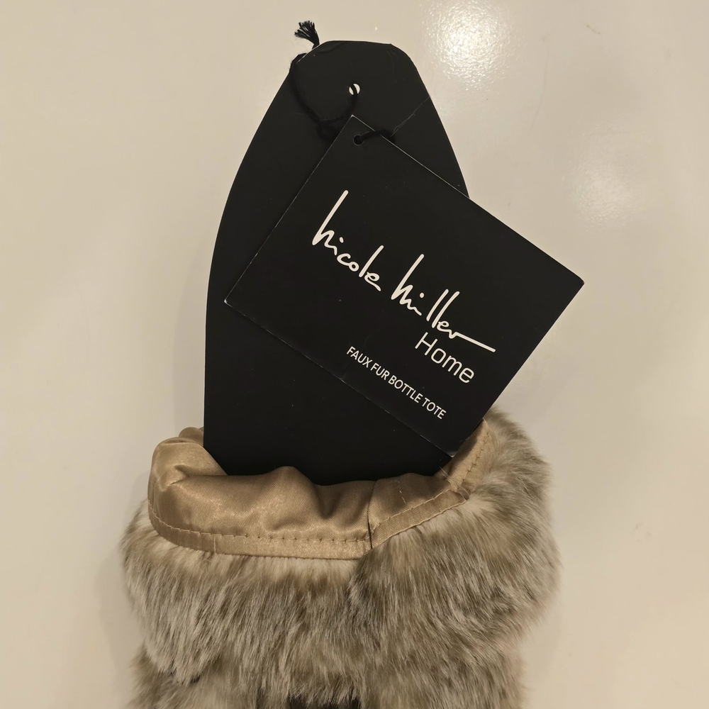 NWT Nicole Miller Brown, Taupe and Cream Faux Fur Wine Bottle Tote - Picture 4 of 4
